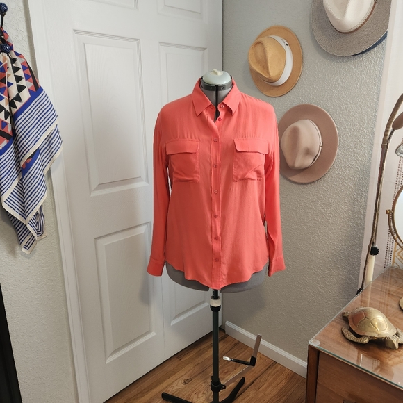 Equipment 100% silk button down size large - Picture 2 of 14